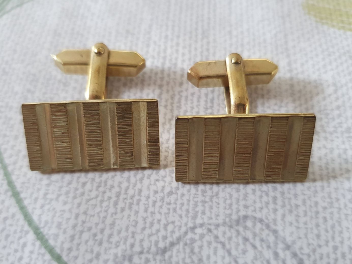 Boutons de manchette: Manschettenknöpfe golden – D'occasion à Winterthur par Natascha_1994