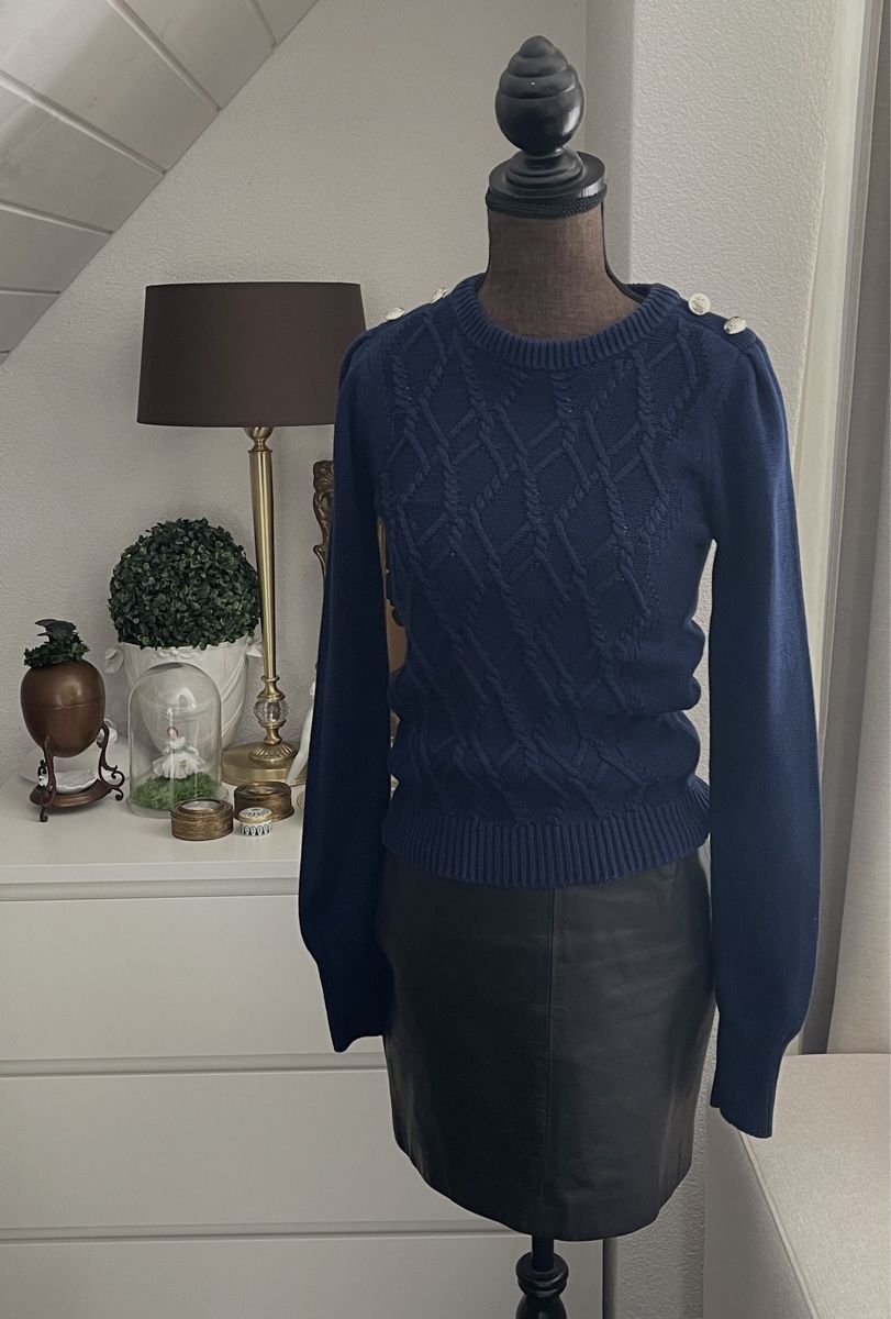 Maglioni & Felpe: OASIS – Dunkelblauer Strukturpullover mit Zierknöpfen – Usato da Winkel venduto da Glamour-Style 5