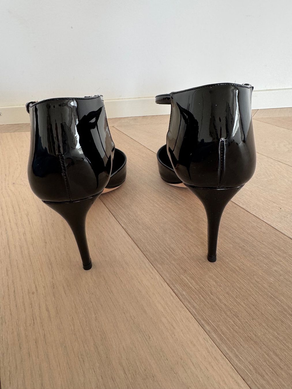 Gucci Scarpe da donna: Gucci Damenschuh schwarz Lack Größe 37.5 – Usato da Kloten venduto da mybestbrands 3