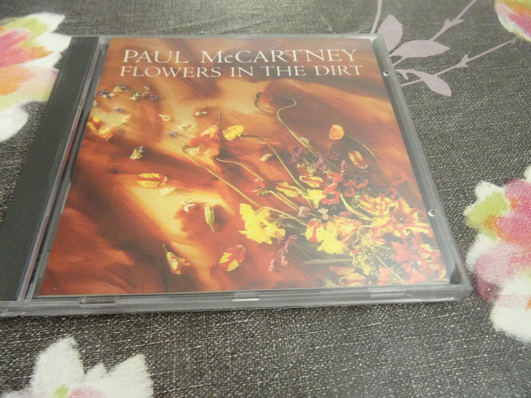 CD: Paul McCartney - Flowers in the Dirt CD – Usato da Olten venduto da Disc-Ausverkauf