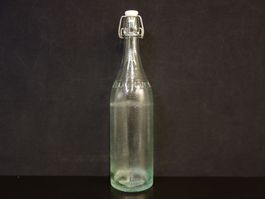 schöne alte Flasche MINERALQUELLE BAD KNUTWIL 1957
