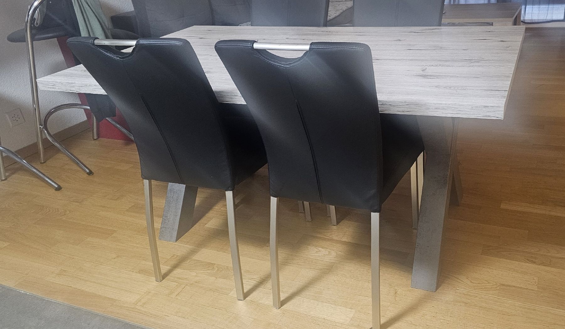 Set di tavolo e panche: Esszimmer mit 4 robusten Stühlen – Nuovo (secondo la descrizione) da Kirchleerau venduto da hardo1964 1