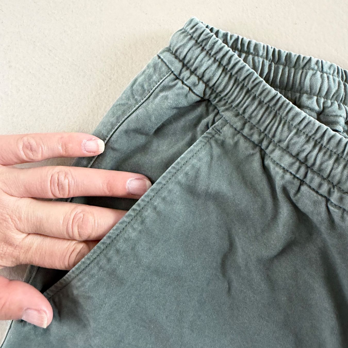 Pelikamo Pantaloni: PELIKAMO Shorts 💚 – Usato da Zürich venduto da ClosetQueen 4