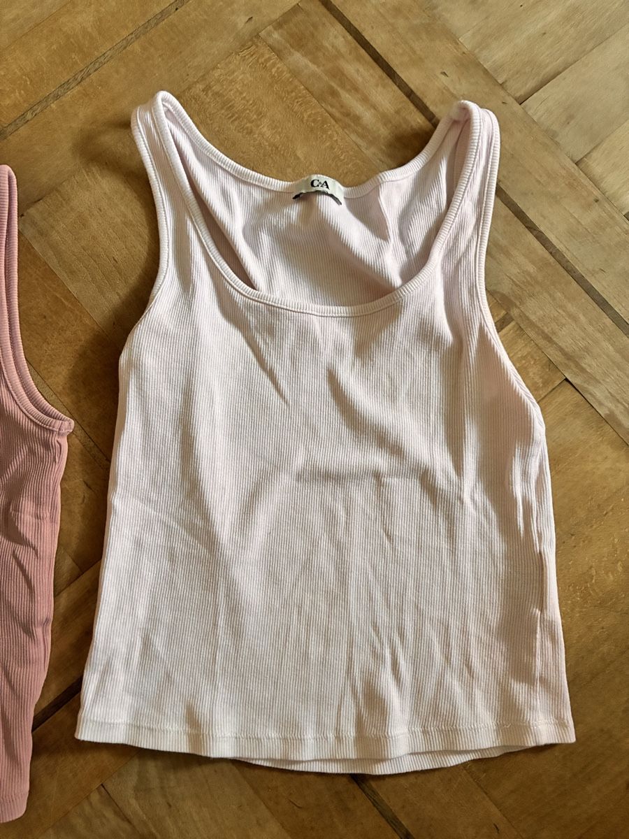Top: 7 ladies tank tops – Usato da Zürich venduto da mesmainc 8