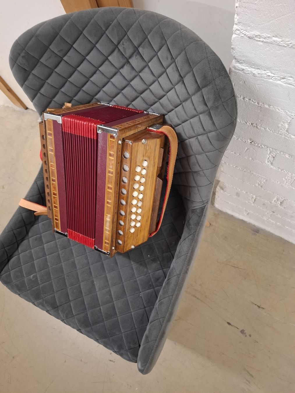 Strumenti musicali: 2 chorig schwyzerorgeli – Usato da Villeneuve venduto da BibiVintage 6