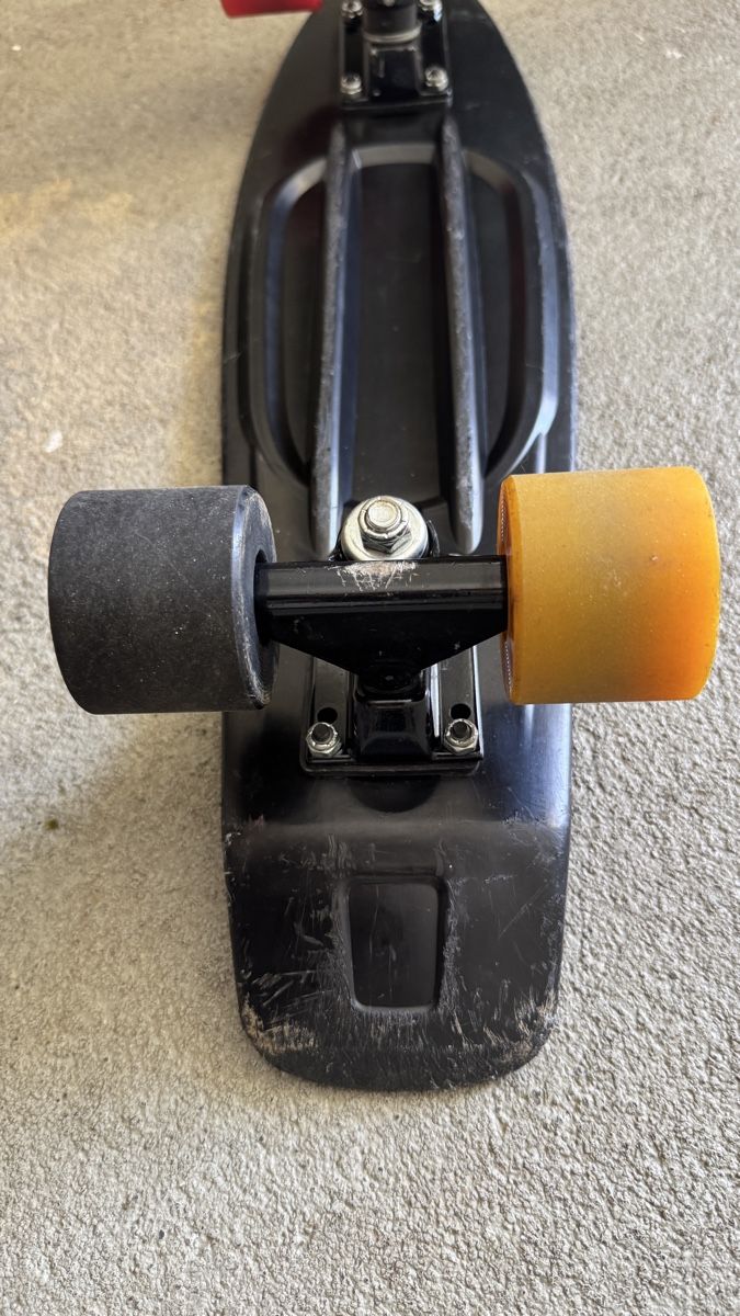Skateboards: Retro Skateboard mit farbigen Rollen den Frühling – Usato da Hünenberg See venduto da Schulers 2