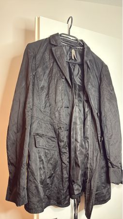 Stylish Black Jacket -Perfect for Autumn! Size 40
