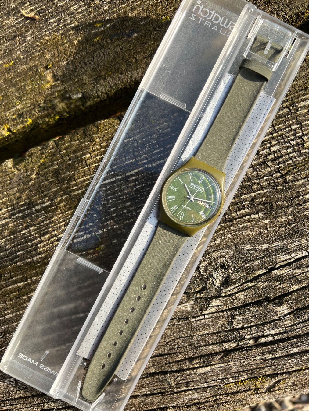 Swatch Orologi: Exceptionnelle Swatch GG 700 de 1982 – Usato da Orbe venduto da Watchivore 1