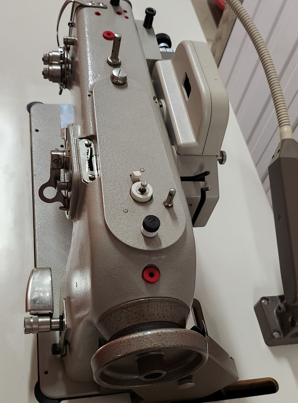 Bernina Nähmaschinen: Industrienähmaschine Bernina 217 – Gebraucht aus Rheinfelden von  8