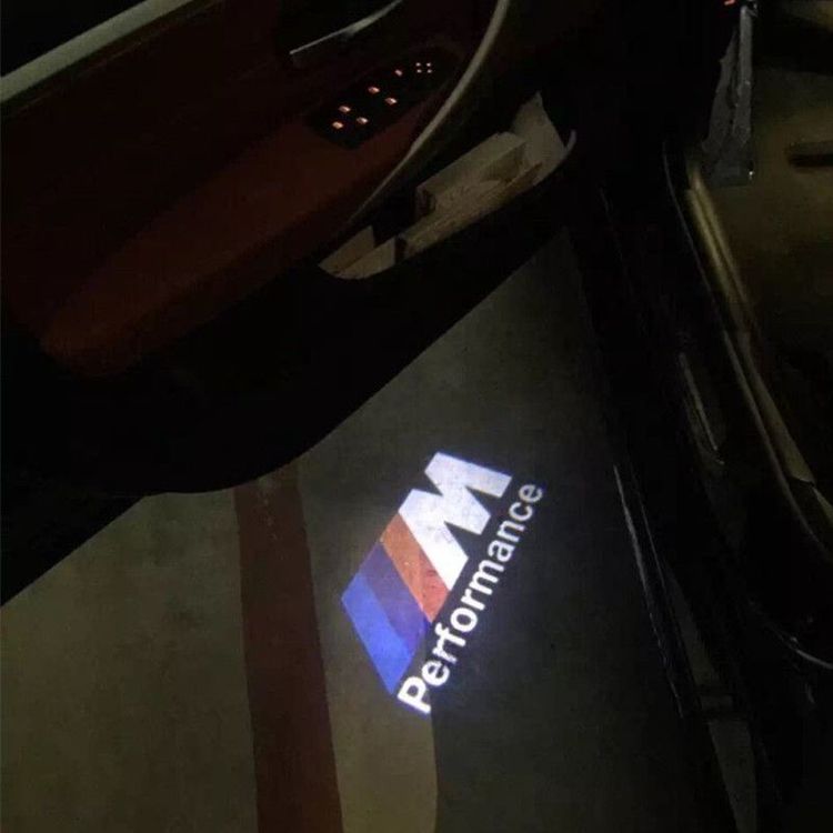 Neue BMW M Performance Logos für LED-Türprojektoren