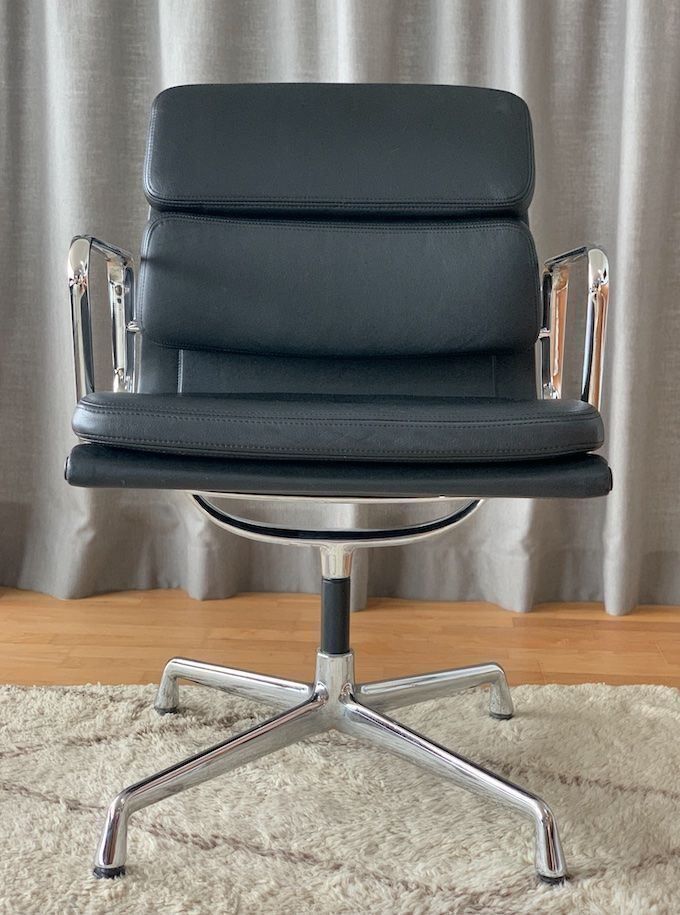 Vitra Poltrone: Vitra EA 208 Soft Pad Charles Eames – Usato da Bern venduto da Zmodern_VIN 1
