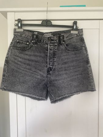 Shorts jeans grigi Clockhouse taglia 40 svizzera