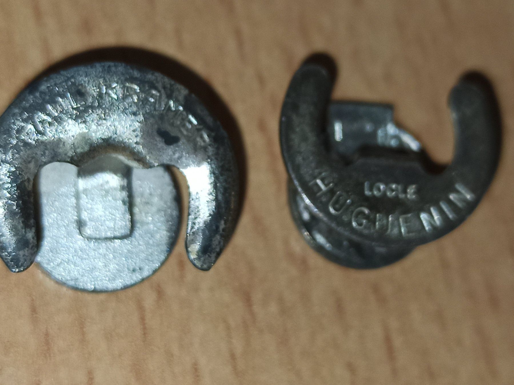 TCS Placchette & Badge: 2 TCS Pins – Usato da Reiden venduto da Zofi-Brocki 1
