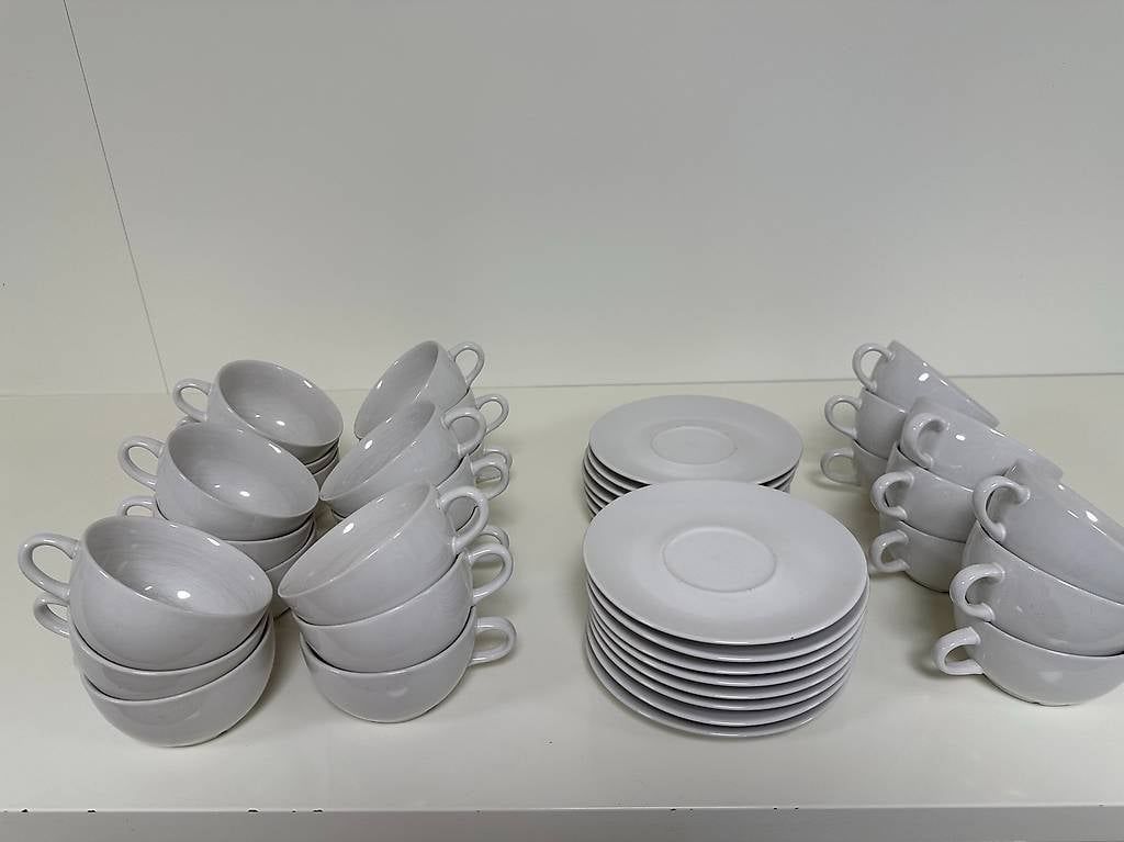 Geschirrsets: Teetassen und Suppenteller GRATIS – Gebraucht aus Aarau von vio_lrn7