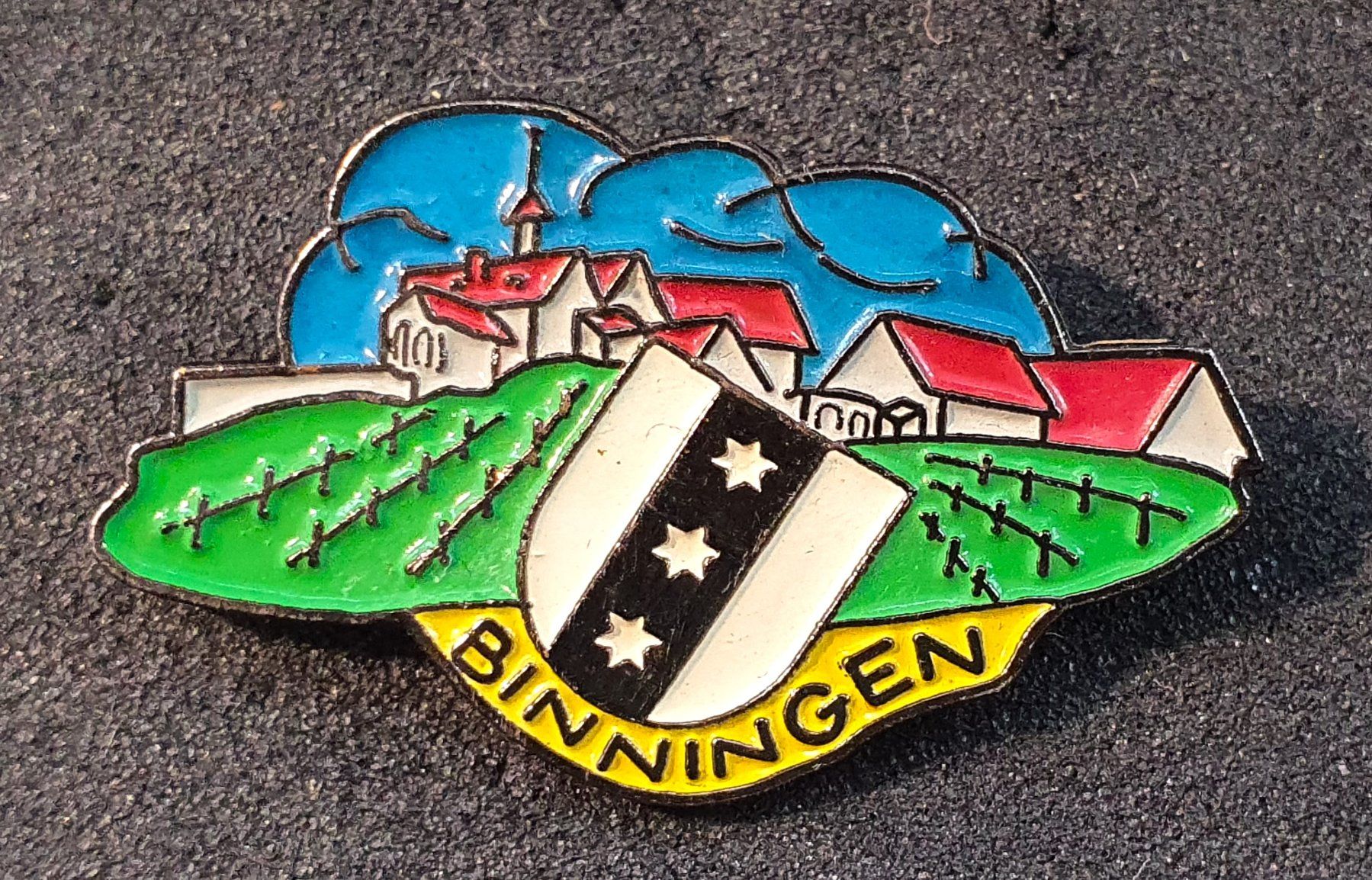 Placchette & Badge: CC015 - Pin Gemeinde Wappen Binningen  Nr. 38 – Usato da Reinach BL venduto da Boston-Verkauf