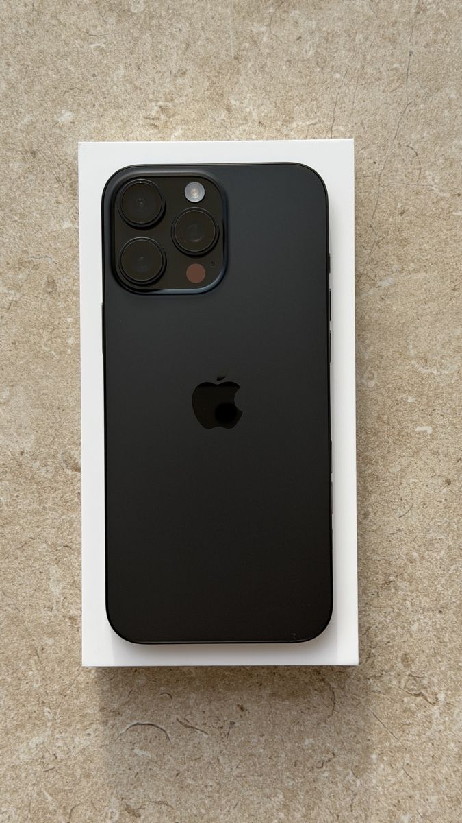 Apple Telefoni cellulari / Smartphones: Iphone 16 Pro Max 512 GB Anthrazit – Usato da Hilfikon venduto da cmxfr 2