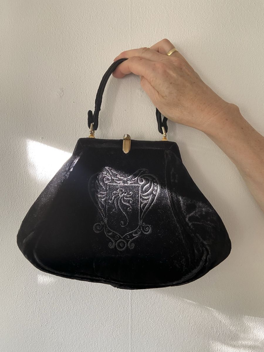 Taschen für Damen: Vintage Samttasche mit Wappen - Elegant! – Neu (gemäss Beschreibung) aus Zürich von cas_x6pw