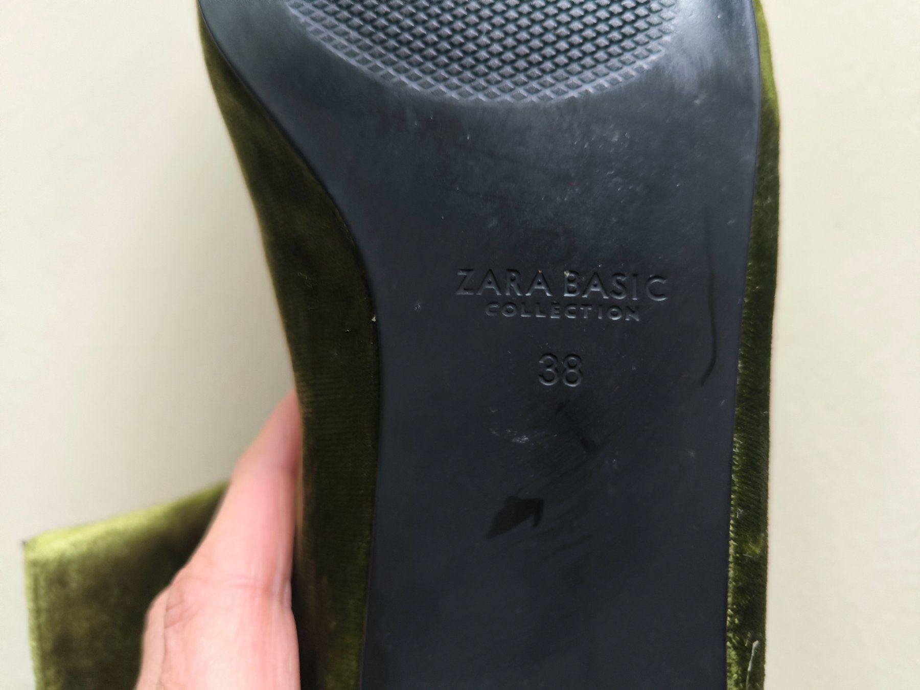 Zara Damenschuhe: Zara Samt-Ankle-Boots mit atemberaubender Steinapplikation – Gebraucht aus Wallisellen von C_DM 6