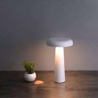 Dimmbare Led Akku Tischlampe‪