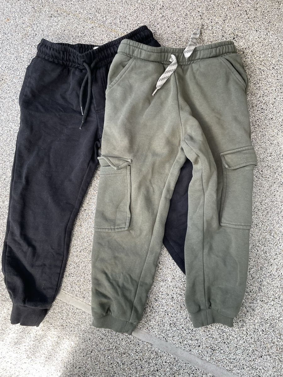 La Redoute Hosen: Training enfant 104 – Gebraucht aus Biel/Bienne von ger_f8ls
