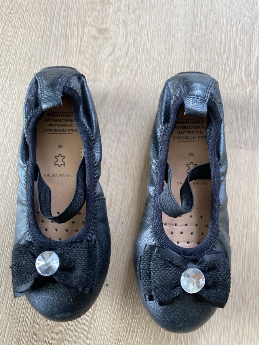 Schuhe für Mädchen: 2 paar Ballerina / Schuhe Gr. 28 – Gebraucht aus Hergiswil NW von mar_js5v 2
