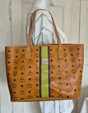 MCM Shopper Size M