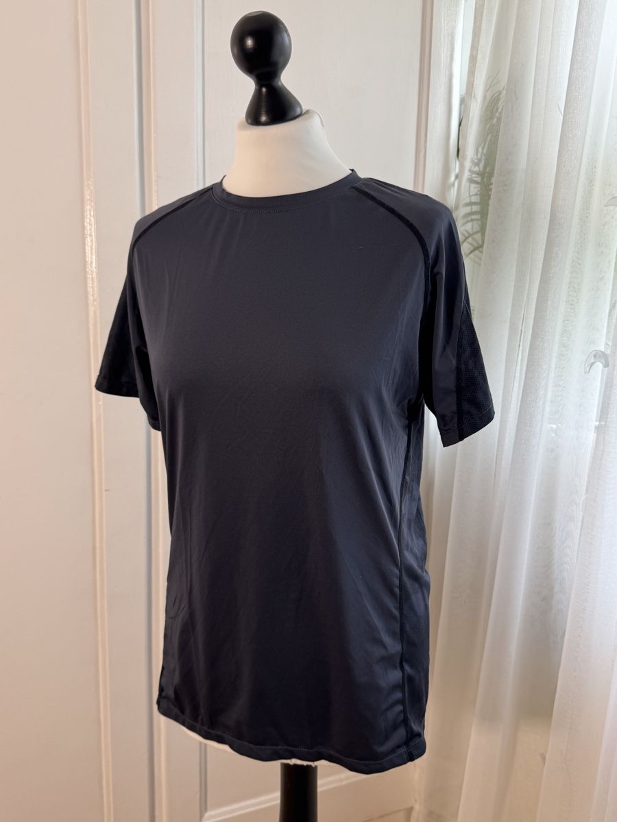 T-shirt: 4 Sport Shirts Gr. M – Usato da Wetzikon ZH venduto da el-lustigo2 5
