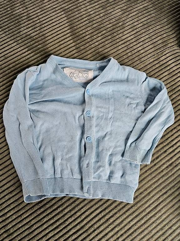 Jacken & Mäntel: Strickjacke Gr. 86/92 – Gebraucht aus Thun von sst_y7mk 1