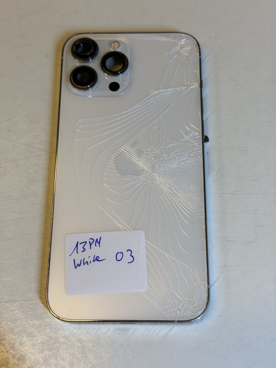 Apple Portables: iPhone 13Pro Max weiss Gehäuse – Défectueux à Chur par beverlyone 1