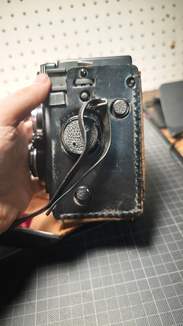 Fotocamera: Wunderschöne alte Fotokamera yashika – Usato da Gelterkinden venduto da MYSTOREFORYOU4460 2