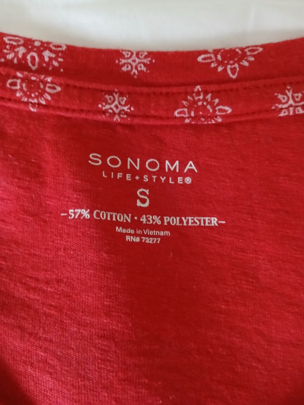 Top: Sonoma Red patterned T-Shirt, size S, Very good condition – Usato da Dübendorf venduto da rol_fm6d 1