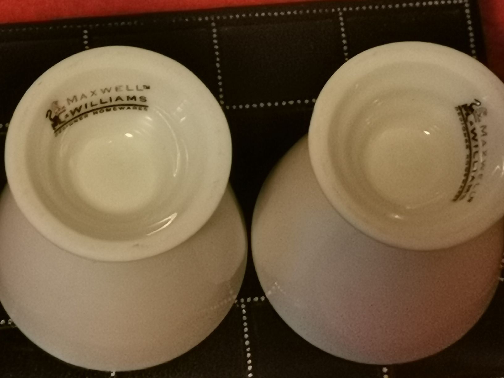 Altre Stoviglie: 2kleine Eierbecher plus eine kleine Vase – Nuovo (secondo la descrizione) da Mellingen venduto da fra_g7y8 2