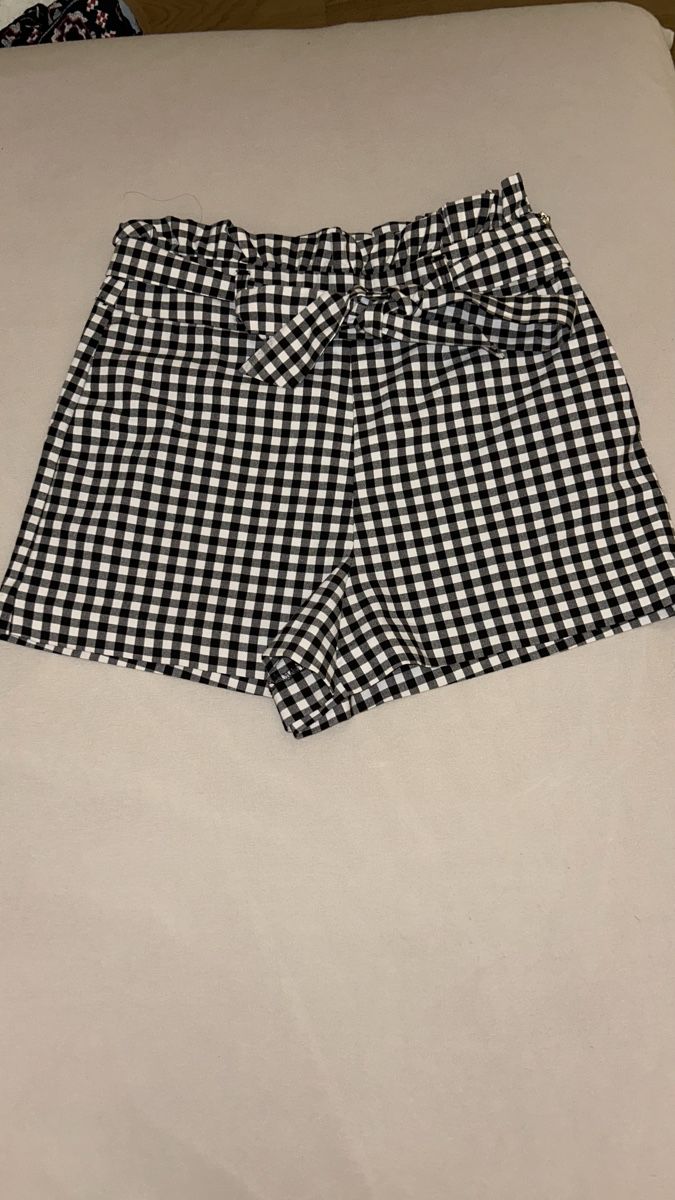 Zara Pantaloni: Kurze Zara Hose – Usato da Zürich venduto da han_fl5x