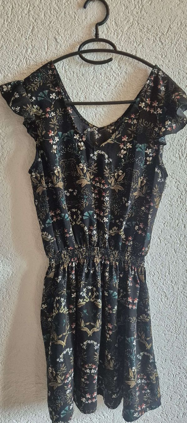 Vestiti: Damen Kleid Blumenmuster Grösse M/L – Usato da Uetendorf venduto da vivioyeh13 1