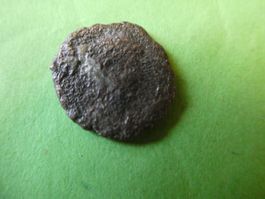 uralte Bronzemünze    15 mm     1.61 g