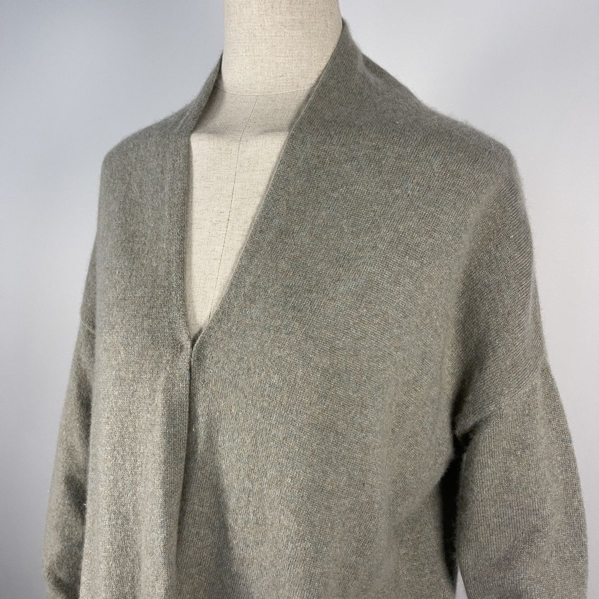 Hemisphere Maglioni & Felpe: HEMISPHERE Cashmere Cardigan – Nuovo (secondo la descrizione) da Emmen venduto da Avviivva_Com2023 1