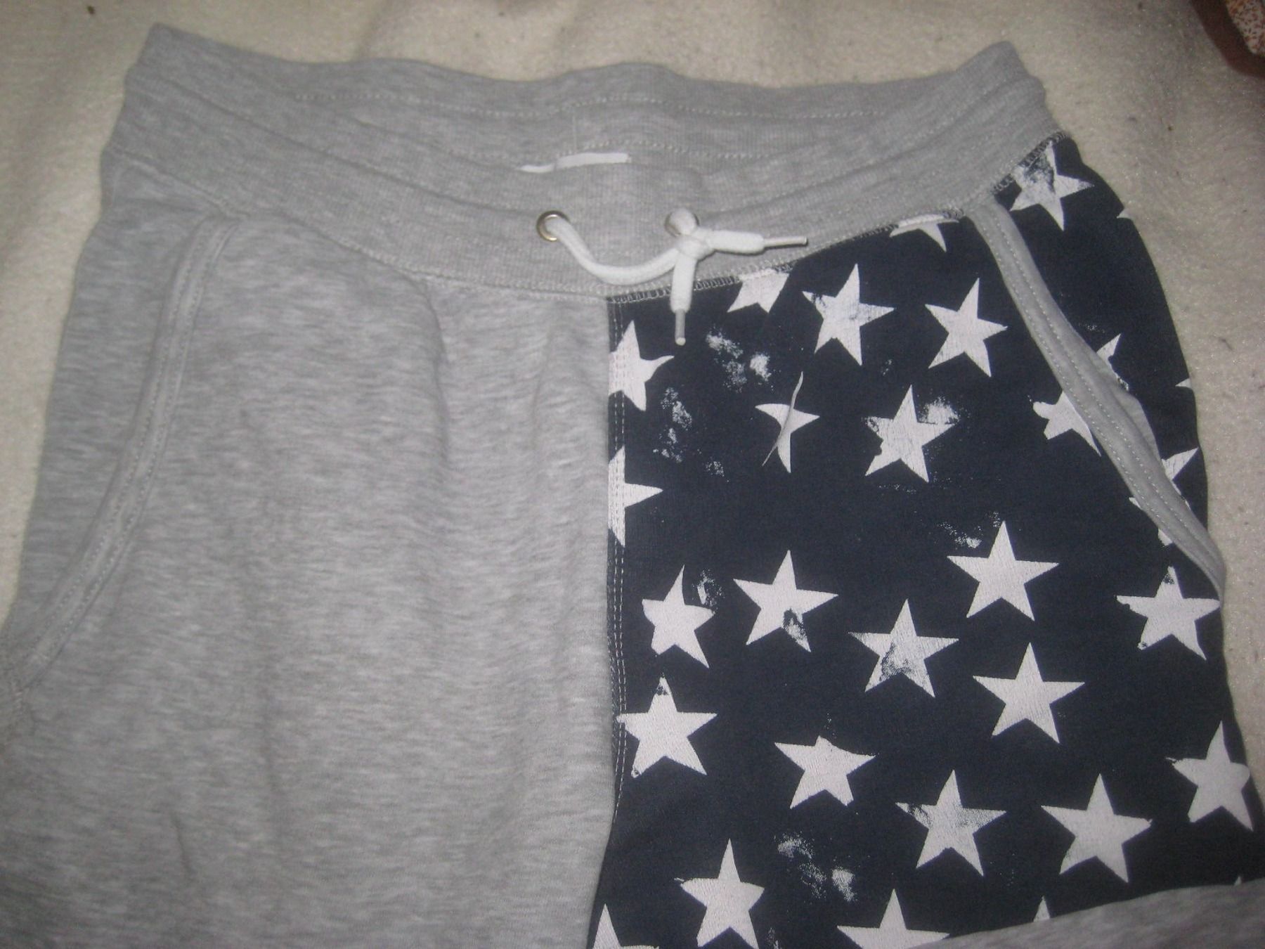 H&M Pantalons: KNABEN  SHORTS – D'occasion à Uster par flocke1 1