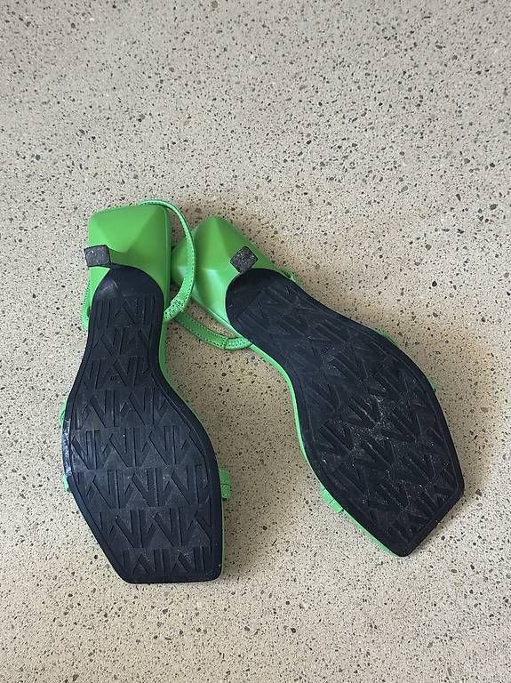 Scarpe da donna: Mango Bright Green Strappy Heeled Sandals  Lightly Used – Usato da Zürich venduto da Vee_8003 3