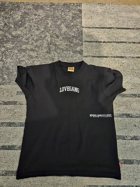 T-shirt: Lovegang T-Shirt – Usato da Dottikon venduto da damianolucia98 3
