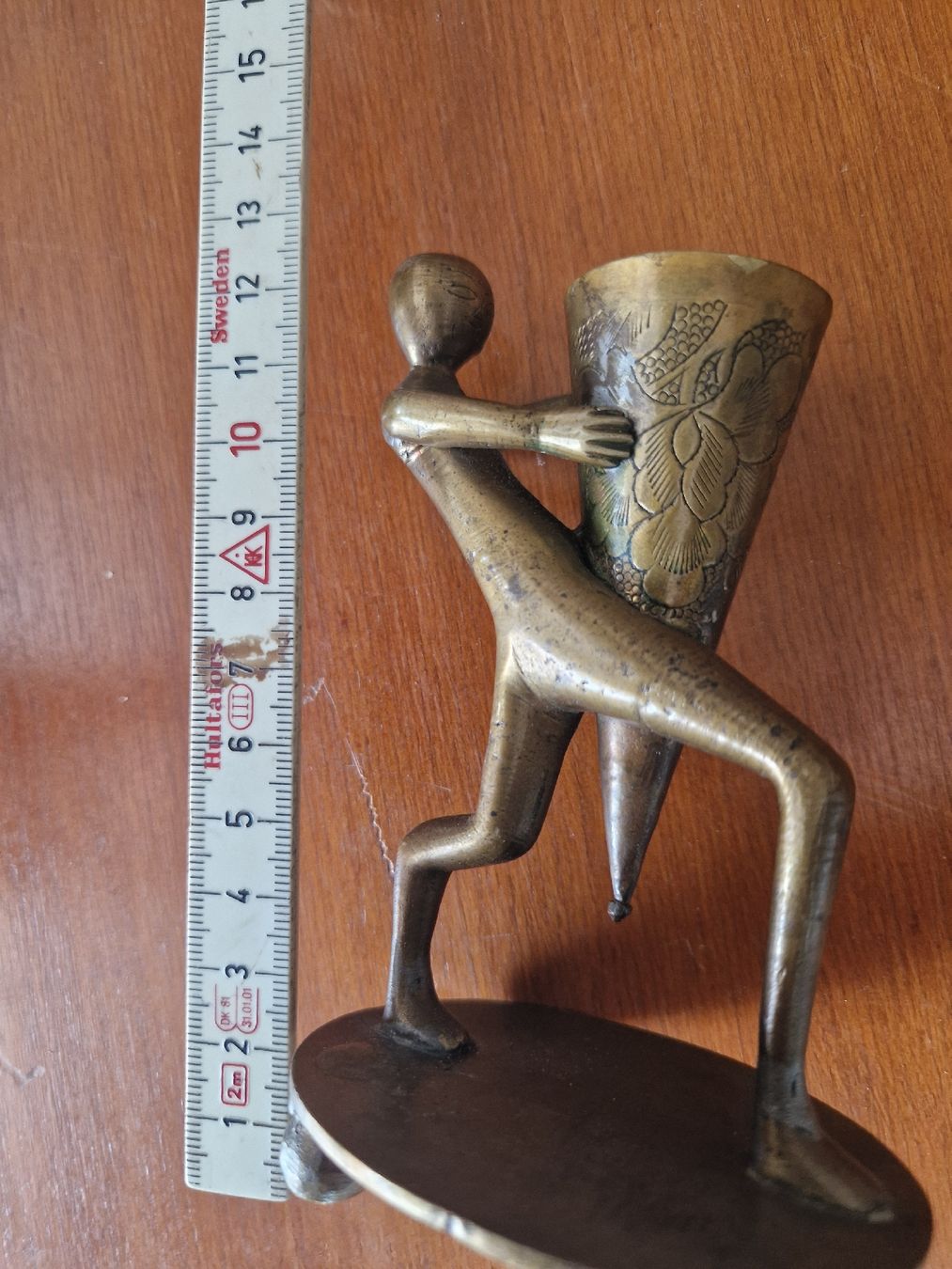 Skulpturen & Statuen: Kerzenständer Messing Figur graviert, exclusiv – Gebraucht aus Mörigen von Clio111