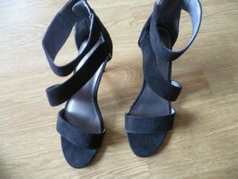 Schwarze Wildleder Sandaletten Gr. 37 mit Absatz