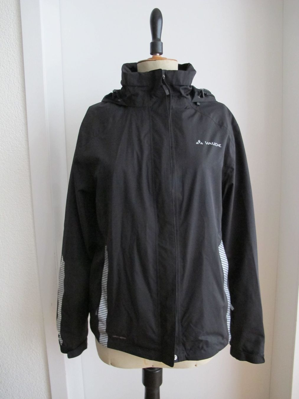 Vaude Giacche: Vaude Damen Jacke Schwarz Ceplex Active – Usato da St. Gallen venduto da Flint75