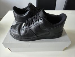 Nike Air Force 1 ’07 Triple Black Gr. 42 / US 8.5 OVP