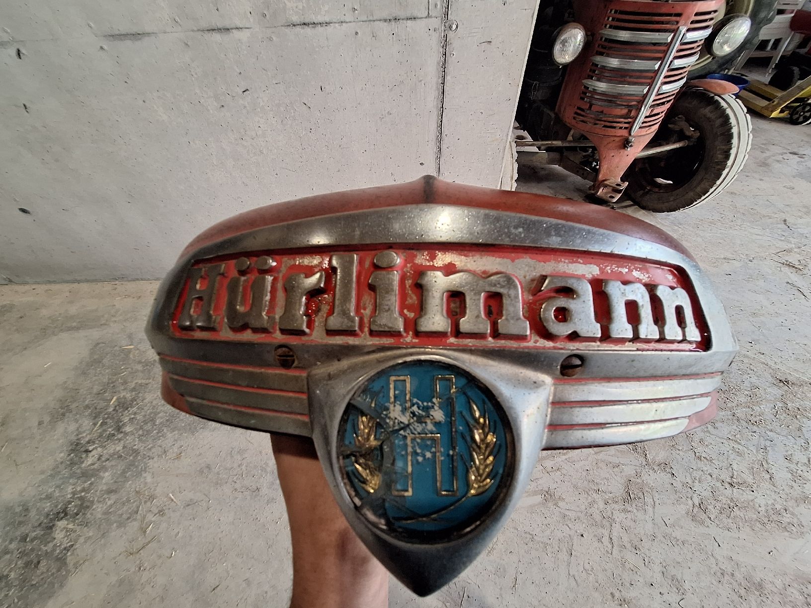 Hürlimann Trattori: Hürlimann Motorhaube – Usato da Elgg venduto da lambo1060 2