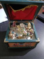 Weihnachts-Spieluhr/ Dose mit Winterlandschaft und Bären