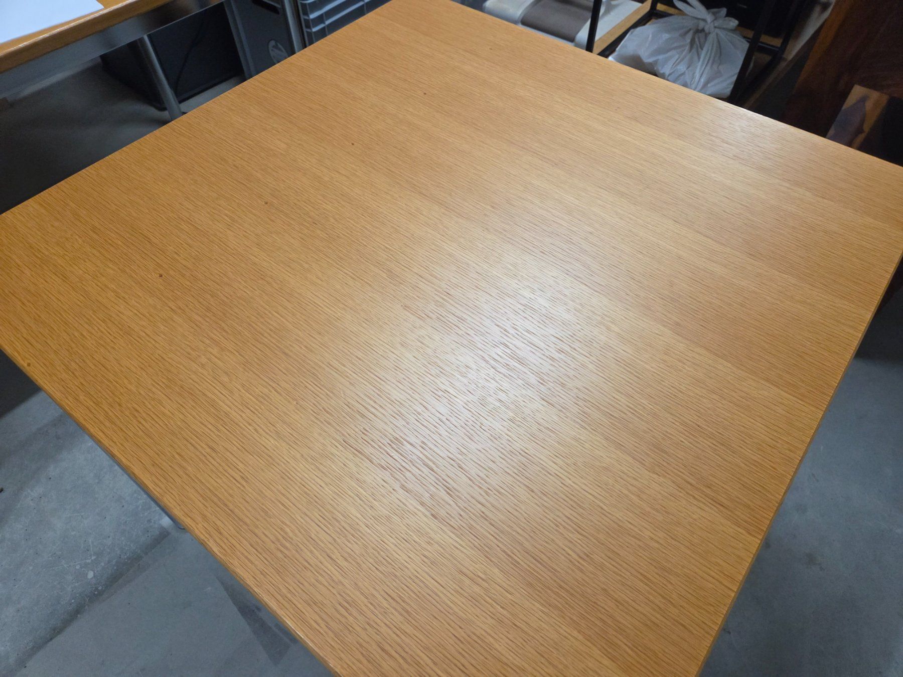 Tables: Novex Tisch, Eiche – D'occasion à Ossingen par Combeferre 2