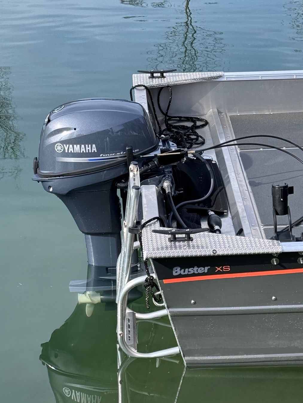 Buster XSr mit Bootsplatz im Trockenhafen am Bielersee (Neu und ...
