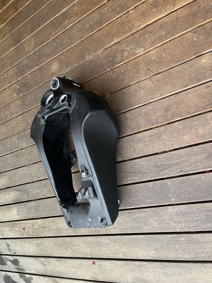 Alle Motorradersatzteile: Buell 1125 R Rahmen – Gebraucht aus Basel von ant_7lph 2