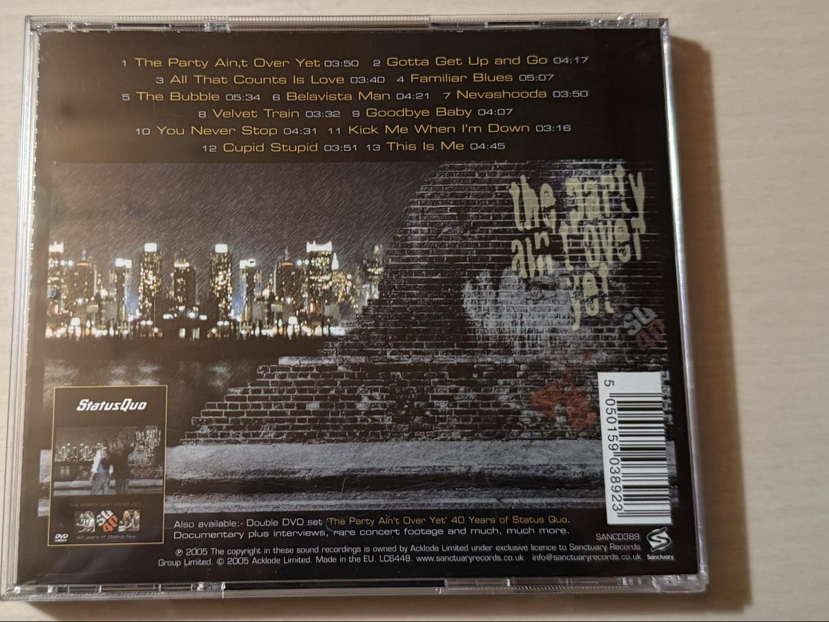 CD: Status Quo - The Party Ain't Over Yet... CD – Usato da Oberried Brienz venduto da Chyara 1