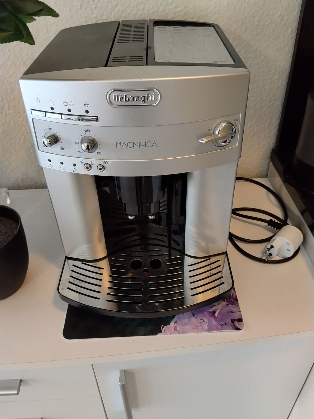 De'Longhi Macchine per caffè & Macchine per espresso: De Longhi magnifica Kaffee maschine – Usato da Volketswil venduto da pal_tbg8